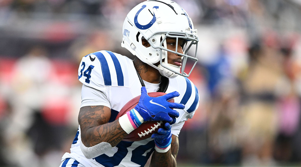 Colts cornerback Isaiah Rodgers with the ball